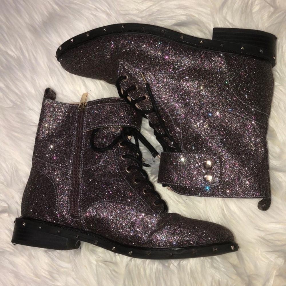 NWOB Vince Camuto glitter combat boots size5M ( big girl )